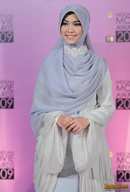 Foto Oki Setiana Dewi