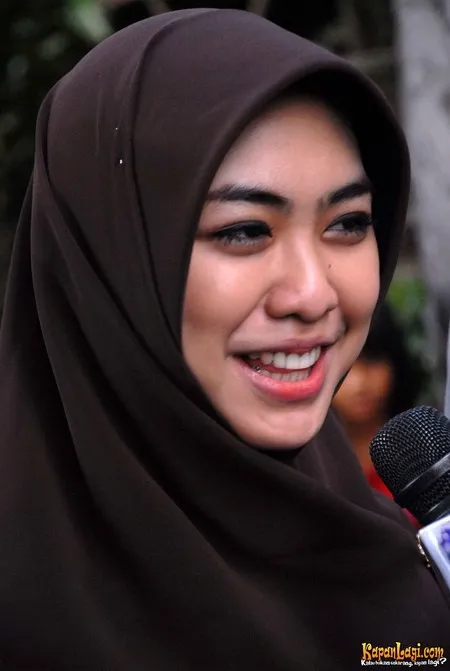 Foto Oki Setiana Dewi