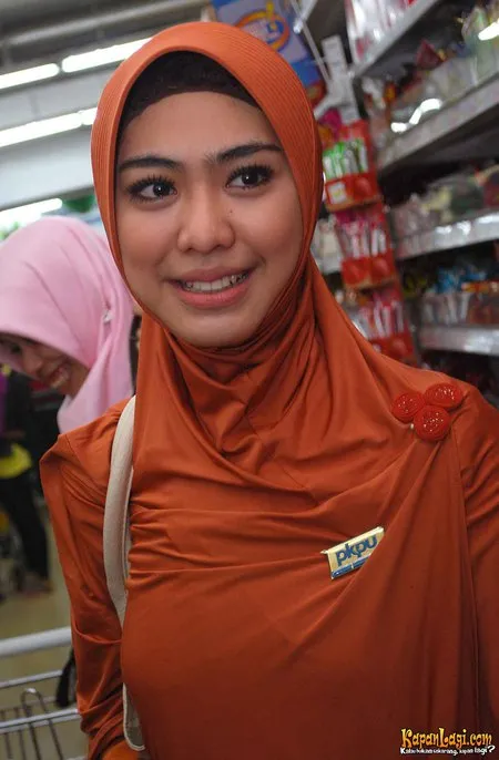 Foto Oki Setiana Dewi