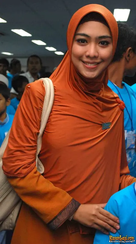 Foto Oki Setiana Dewi