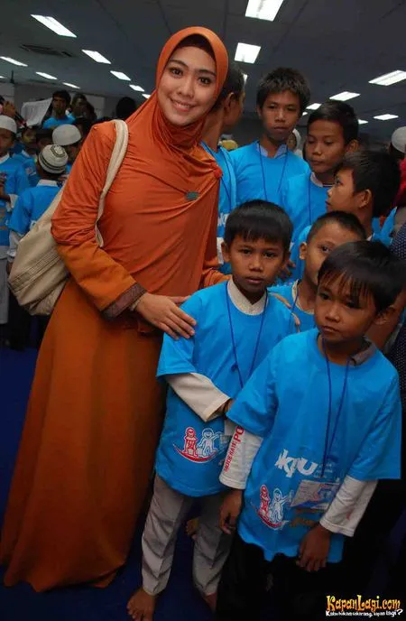 Foto Oki Setiana Dewi