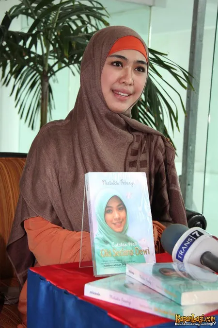 Foto Oki Setiana Dewi