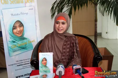 Foto Oki Setiana Dewi