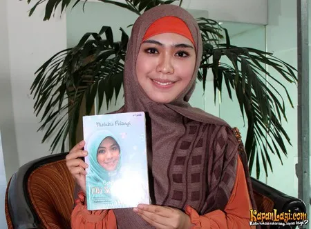 Foto Oki Setiana Dewi