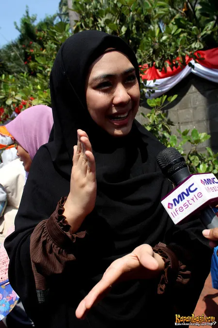 Foto Oki Setiana Dewi