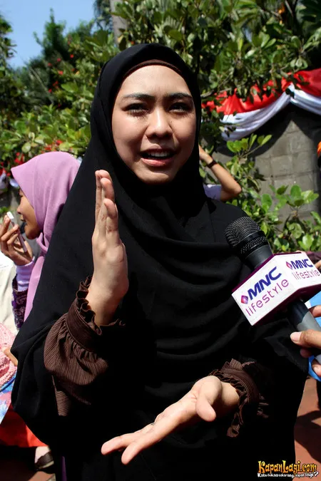 Foto Oki Setiana Dewi