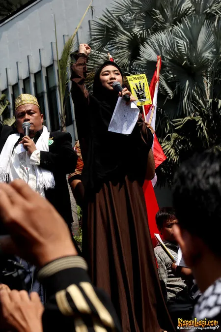 Foto Oki Setiana Dewi