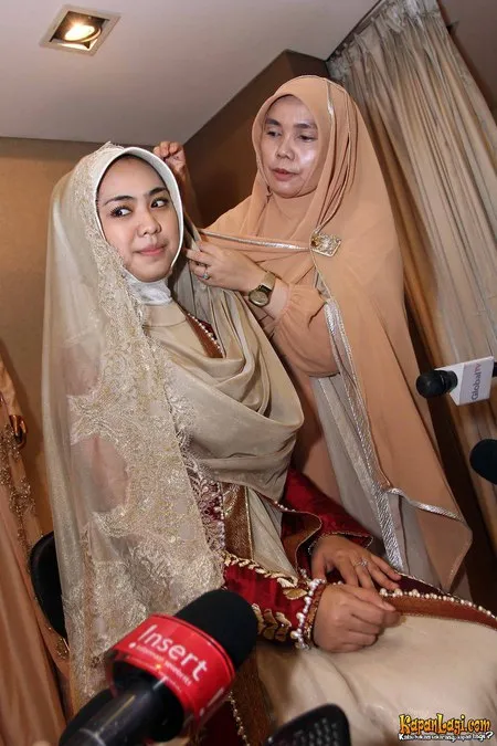 Foto Oki Setiana Dewi