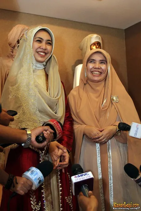 Foto Oki Setiana Dewi