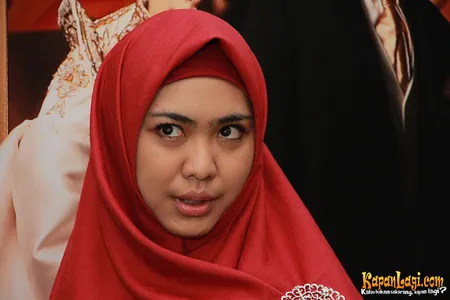 Foto Oki Setiana Dewi