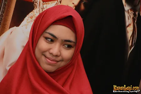 Foto Oki Setiana Dewi