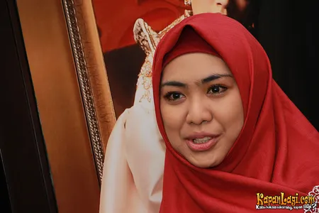 Foto Oki Setiana Dewi