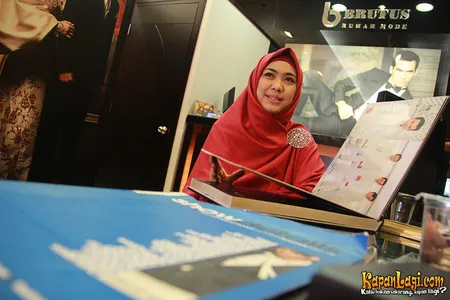 Foto Oki Setiana Dewi