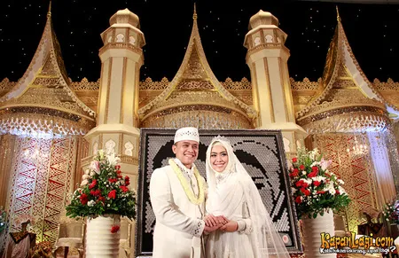 Foto Oki Setiana Dewi