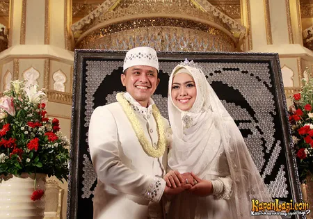 Foto Oki Setiana Dewi