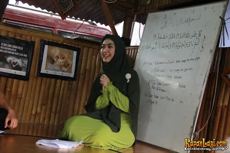 Foto Oki Setiana Dewi