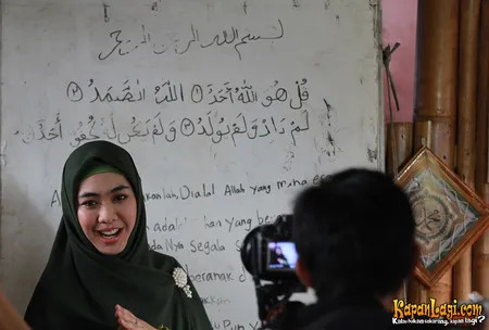 Foto Oki Setiana Dewi