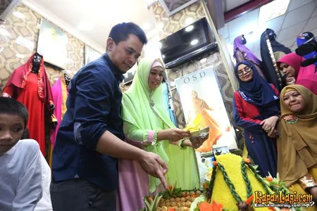 Foto Oki Setiana Dewi