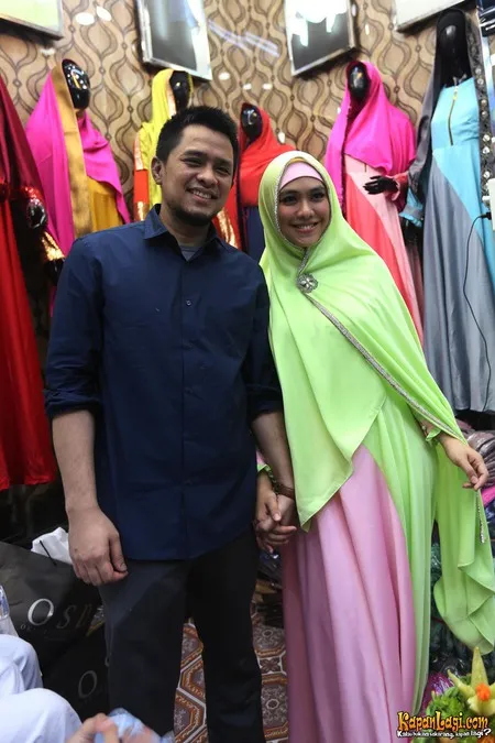 Foto Oki Setiana Dewi