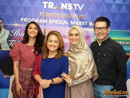 Foto Oki Setiana Dewi