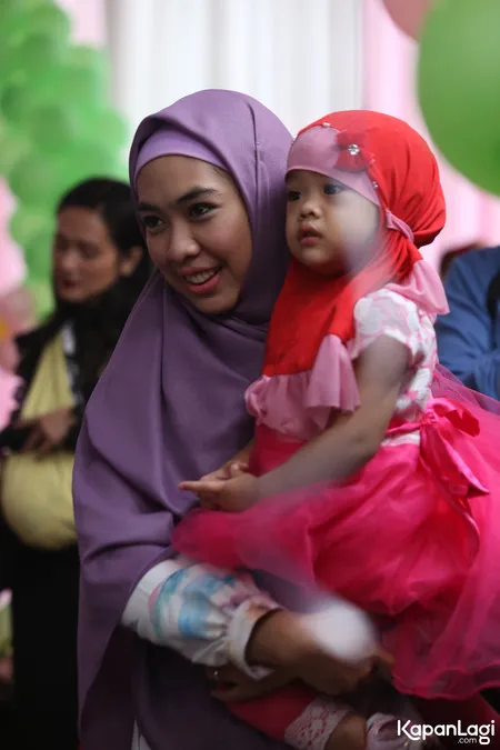 Foto Oki Setiana Dewi