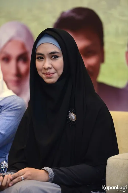 Foto Oki Setiana Dewi