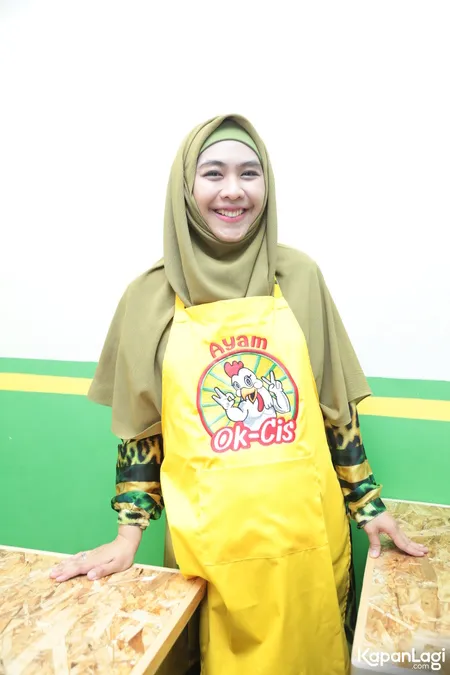 Foto Oki Setiana Dewi