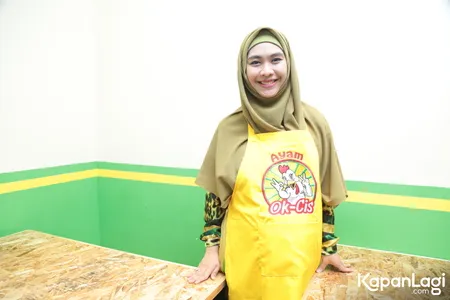 Foto Oki Setiana Dewi