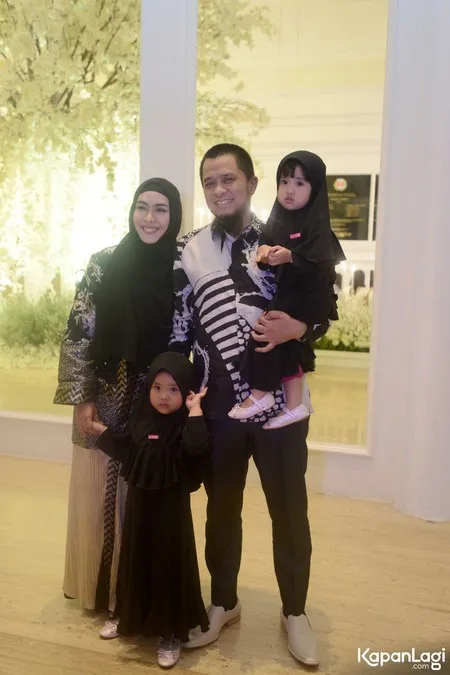 Foto Oki Setiana Dewi