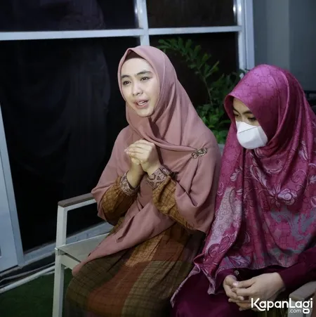 Foto Oki Setiana Dewi