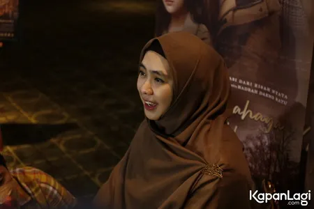 Foto Oki Setiana Dewi