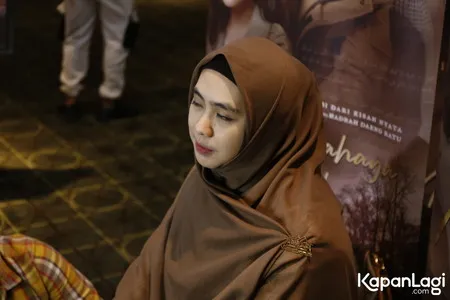 Foto Oki Setiana Dewi