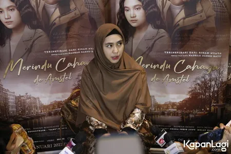 Foto Oki Setiana Dewi