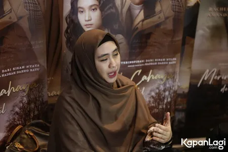 Foto Oki Setiana Dewi