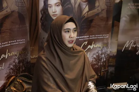 Foto Oki Setiana Dewi