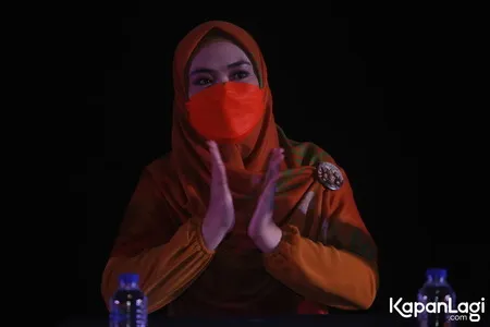 Foto Oki Setiana Dewi