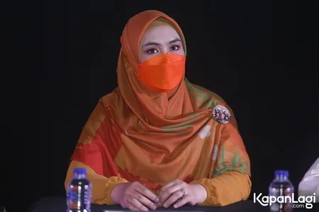 Foto Oki Setiana Dewi