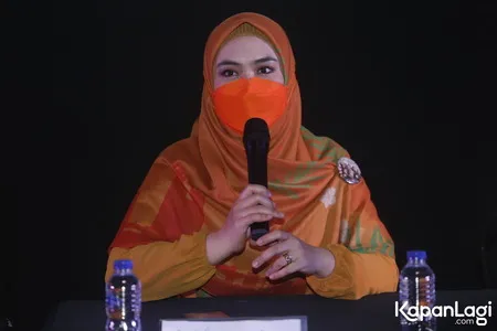 Foto Oki Setiana Dewi