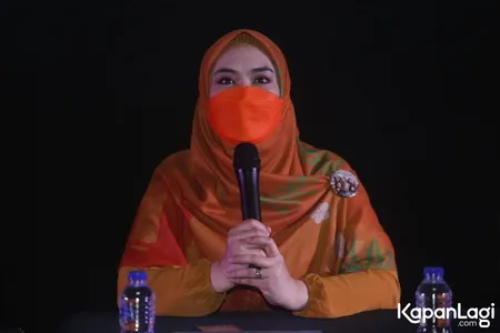 Foto Oki Setiana Dewi