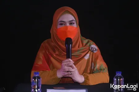 Foto Oki Setiana Dewi