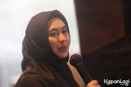 Foto Oki Setiana Dewi