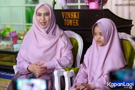 Foto Oki Setiana Dewi