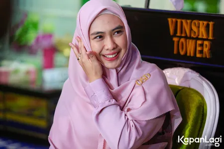 Foto Oki Setiana Dewi