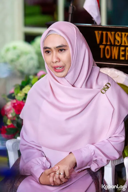 Foto Oki Setiana Dewi