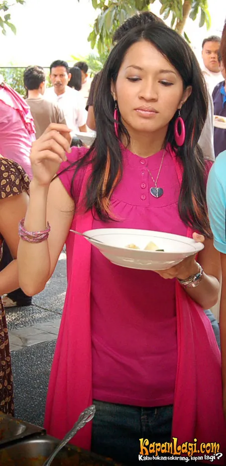 Foto Okie Agustina