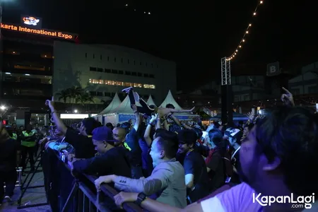 Foto Orkes Pensil Alis Young Lex