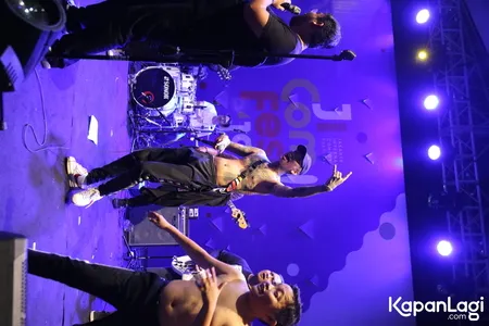 Foto Orkes Pensil Alis Young Lex