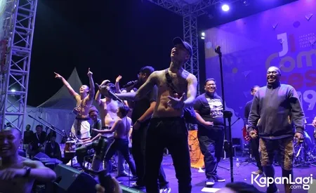 Foto Orkes Pensil Alis Young Lex