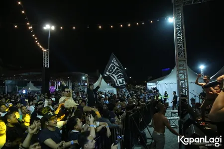 Foto Orkes Pensil Alis Young Lex