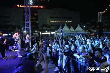 Foto Orkes Pensil Alis Young Lex